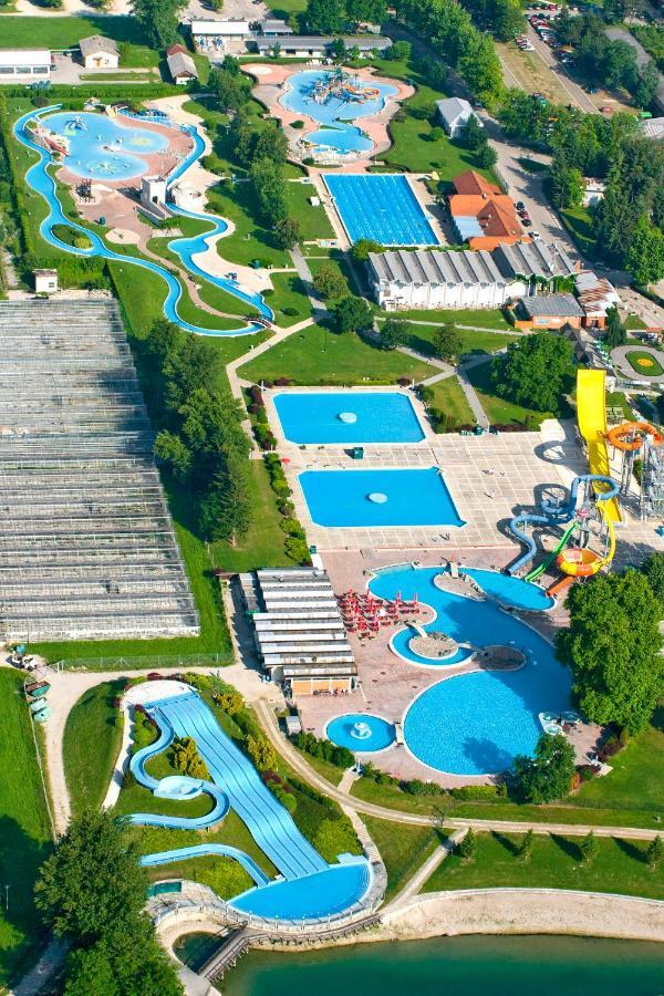 Mediteran Travel Mobile Homes In Camping Terme Catez Brežice Kültér fotó