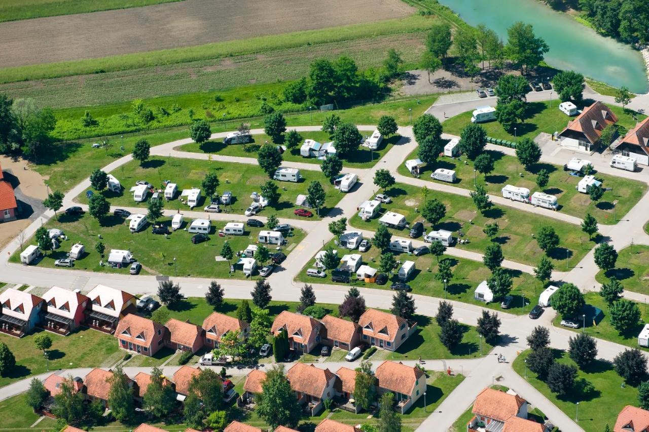 Mediteran Travel Mobile Homes In Camping Terme Catez Brežice Kültér fotó
